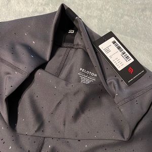 Women’s NWT Peloton size L Dark Grey Show Up Sparkle Leggings